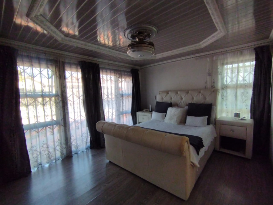 4 Bedroom Property for Sale in Tlhabane West North West